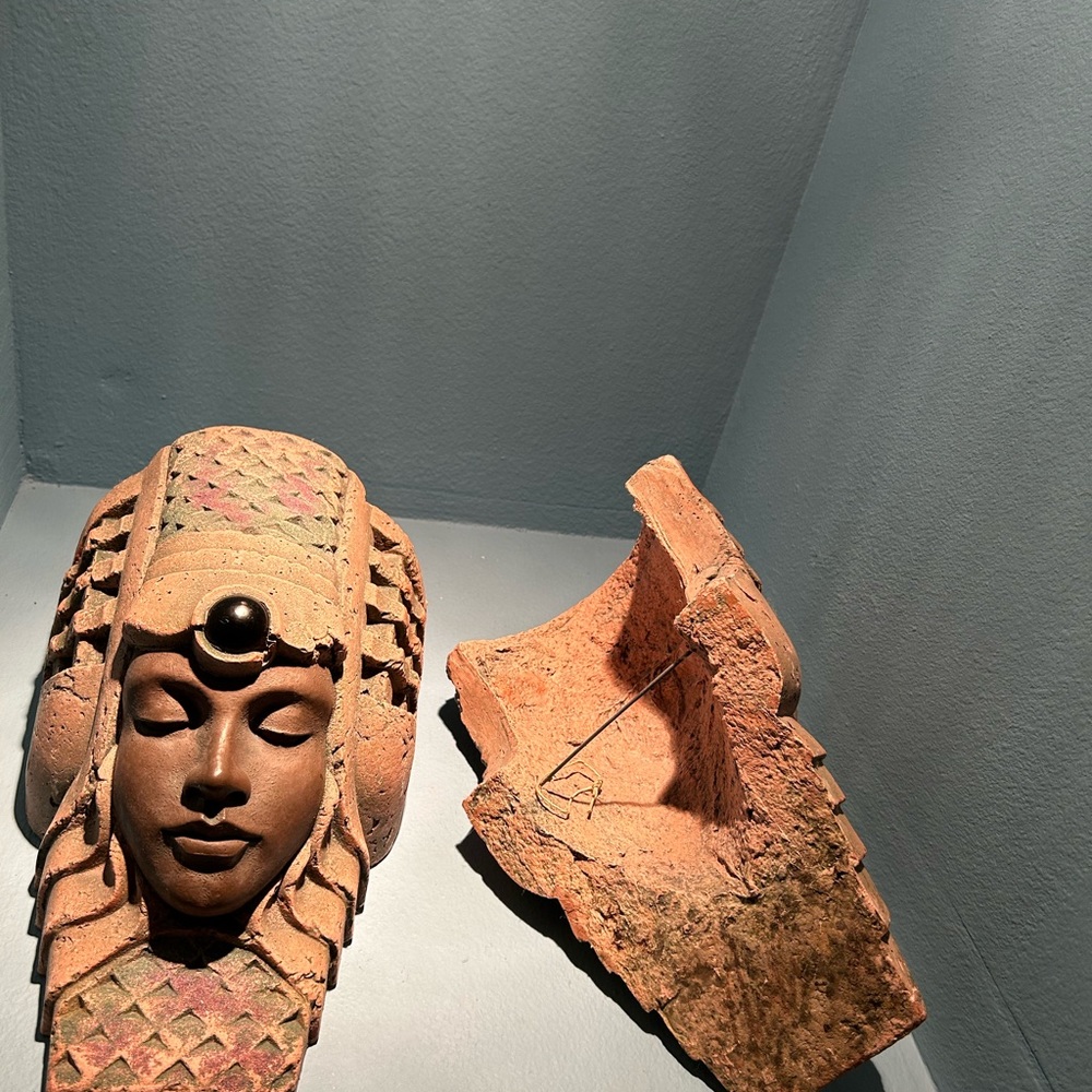 Paired item to head sculpture